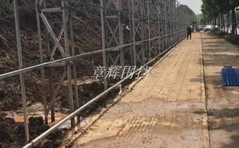 簡易圍擋在公共場所中的使用是否需要遵守特定規(guī)定？（公共場所中簡易圍擋的應用標準）