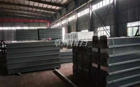 如何根據(jù)不同施工環(huán)境和使用需求，選擇符合標準的簡易圍擋材料？（簡易圍擋材料選型指導(dǎo)方法）