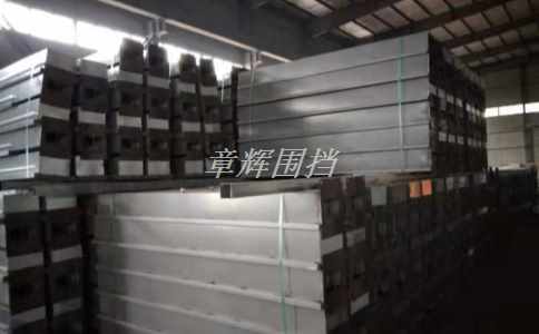 簡(jiǎn)易圍擋上的廣告、宣傳信息如何書(shū)寫(xiě)和表達(dá)？